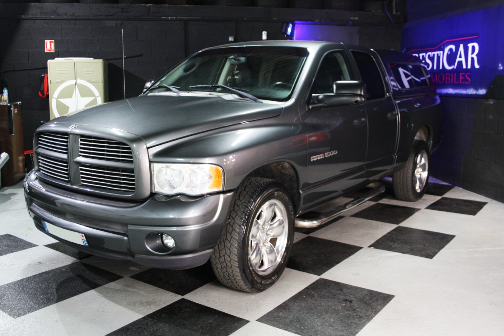 DODGE Ram 1500 Quad Cab V8 5.9L 245 Ch Laramie Sport GPL ...