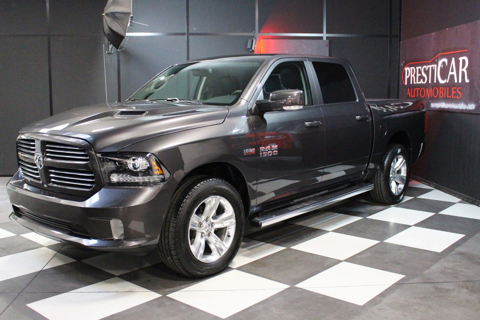 DODGE Ram 1500 V8 Hemi 5.7 395 Ch Crew Cab Rambox - Presticar Automobiles.