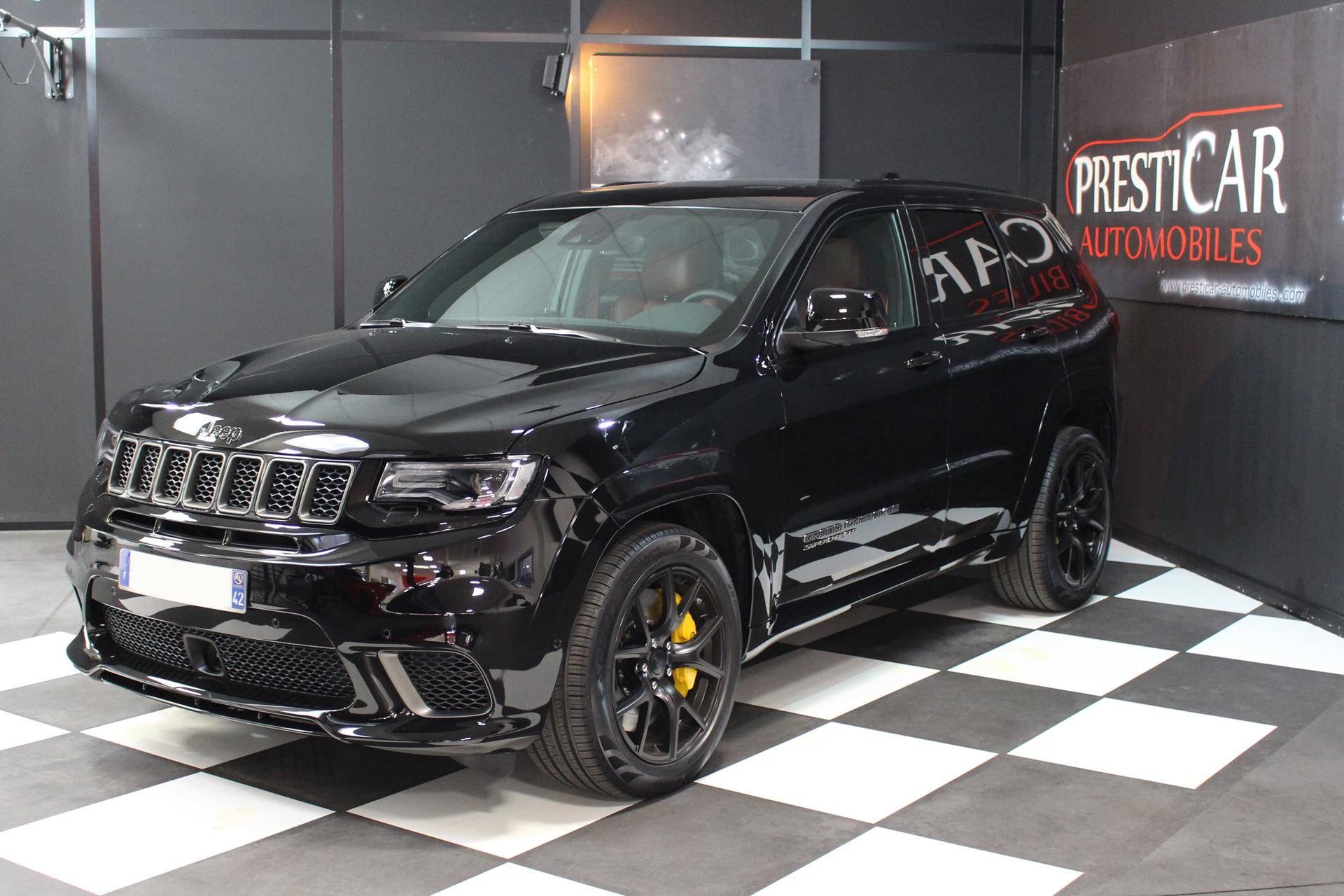 JEEP Grand Cherokee 6.2 V8 Hemi Supercharged 707 Ch Trackhawk